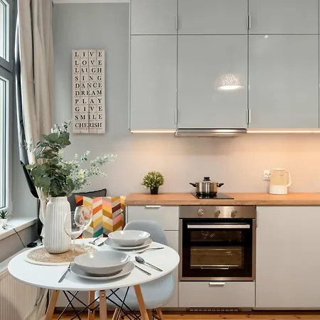 Nowoczesne Dla Dwojga W Centrum By Renters * Μπίντγκοστς